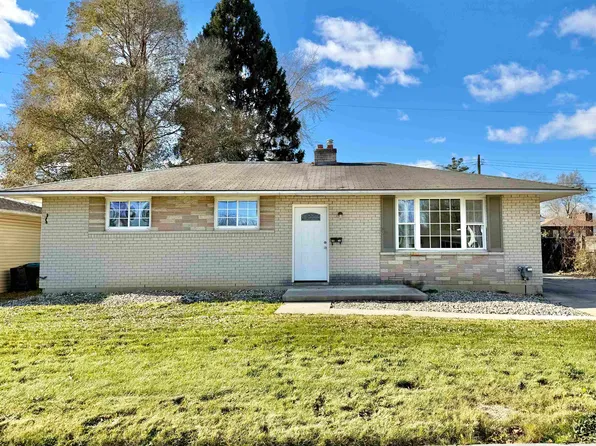 5380 Durwood Dr, Swartz Creek, MI 48473