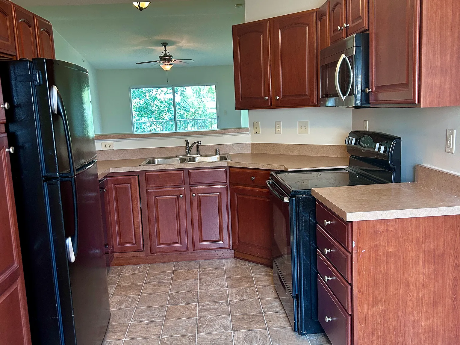 2 bed, 1224 sqft, $1,750 — Photo 4