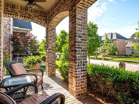 2_03porch.jpg