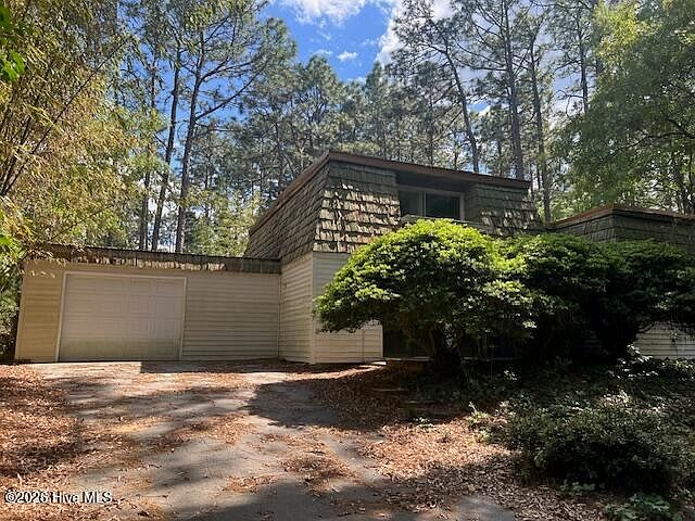 1st image of 212 Skyline Manor Rd