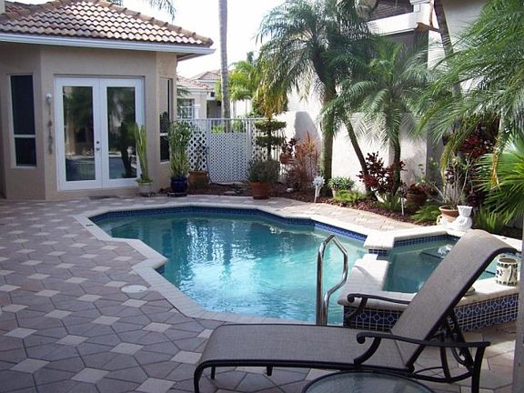 2nd image of 6854 Fairway Lakes Dr