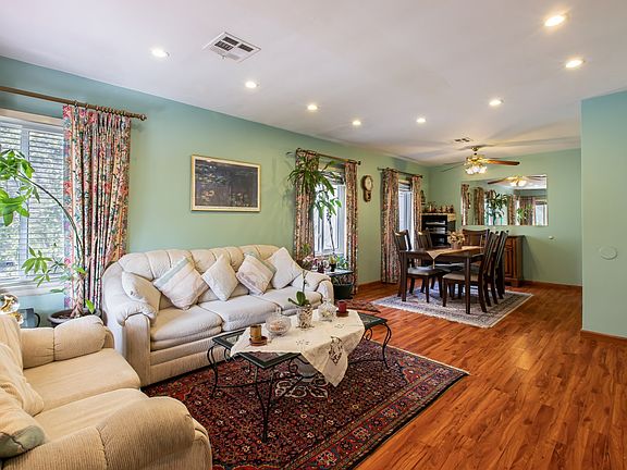 5th image of 3317 Santa Carlotta St