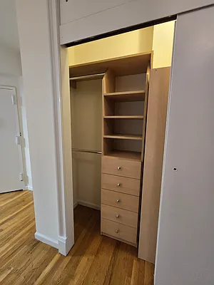 Rented by Plaza Real Estate Group | media 23