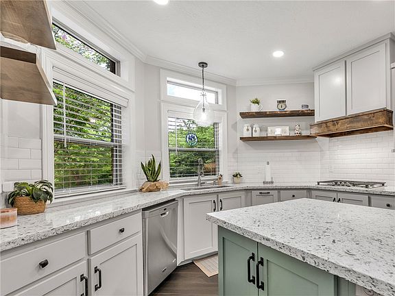 5th image of 9310 Amberwood Ct
