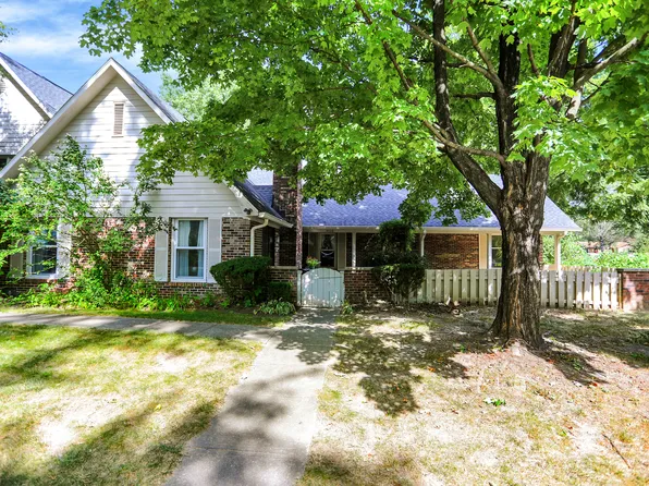 9110 Waymen Dr, Indianapolis, IN 46268