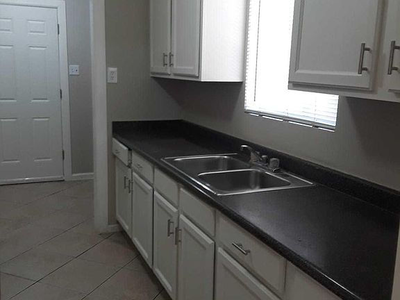 4th image of 2549 W San Miguel Ave
