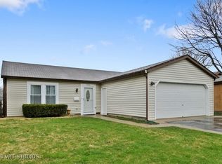 1316 Foxcroft Dr, Aurora, IL 60506