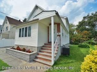 33 Walker St, Staten Island, NY 10302