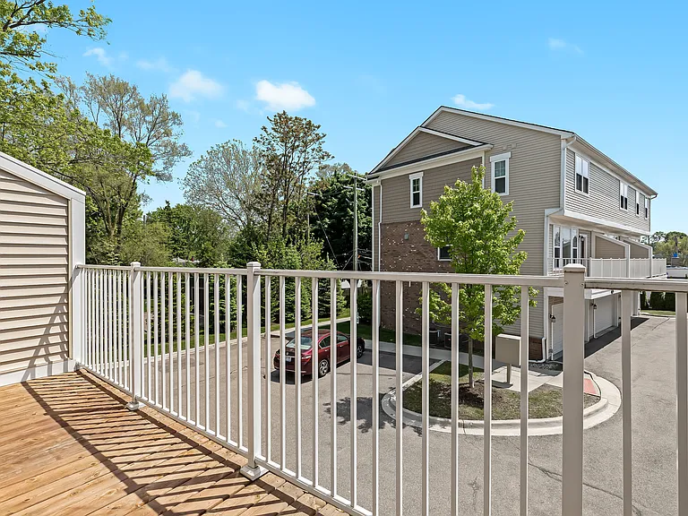 506 Midland Blvd — Photo 18