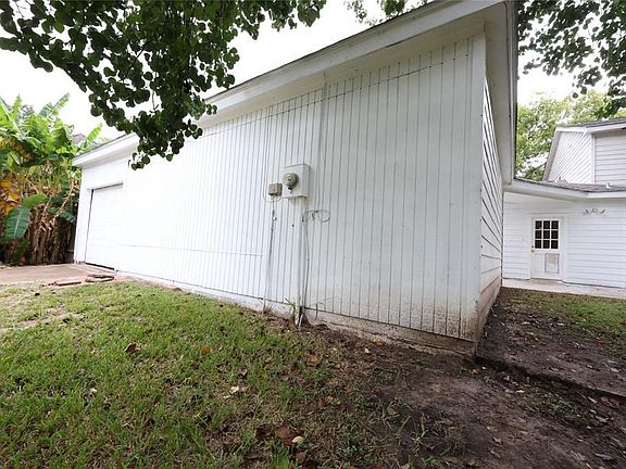 5th image of 2214 Country Creek Way