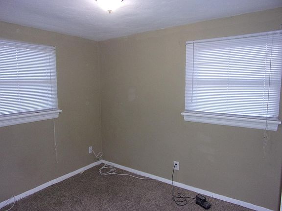 3rd image of 16 Saint Celeste Dr