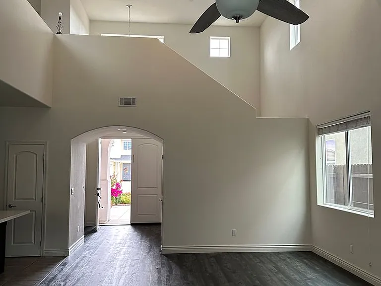 260 Waterfall Rd — Photo 6