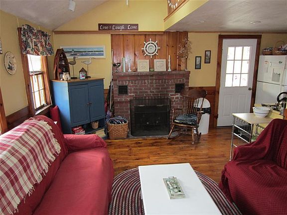 3rd image of 15 Aunt Deborahs Lane #15
