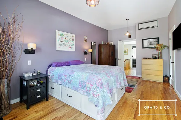 Sold by Grand & Co. | media 9