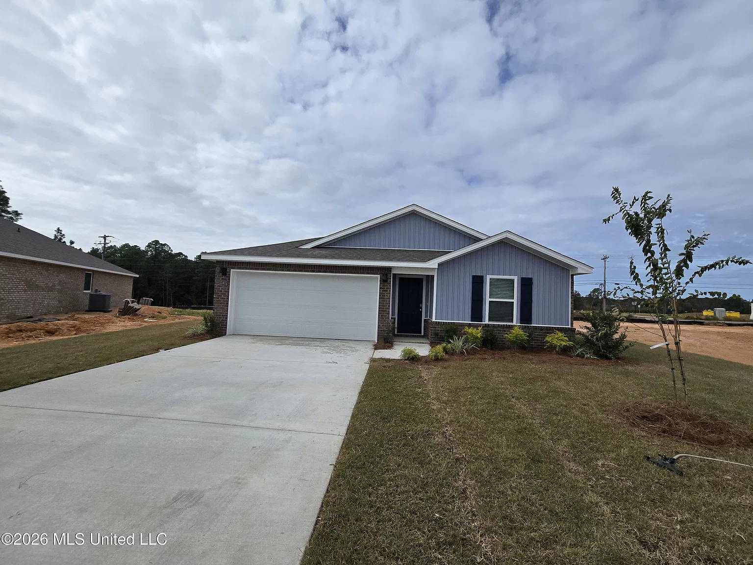 3 bed, 2.0 bath, 1650 sqft, $1,800 — Photo 2