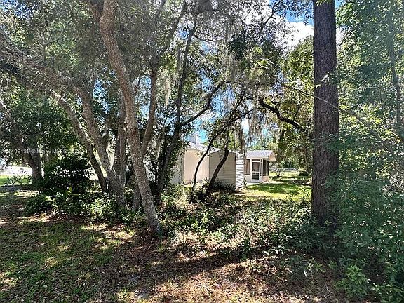 3rd image of 900 Hanford Dr