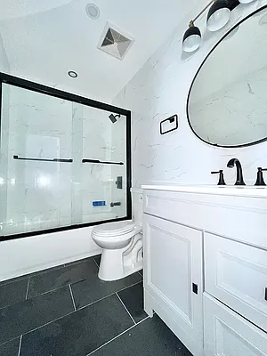 Bathroom, photo 2