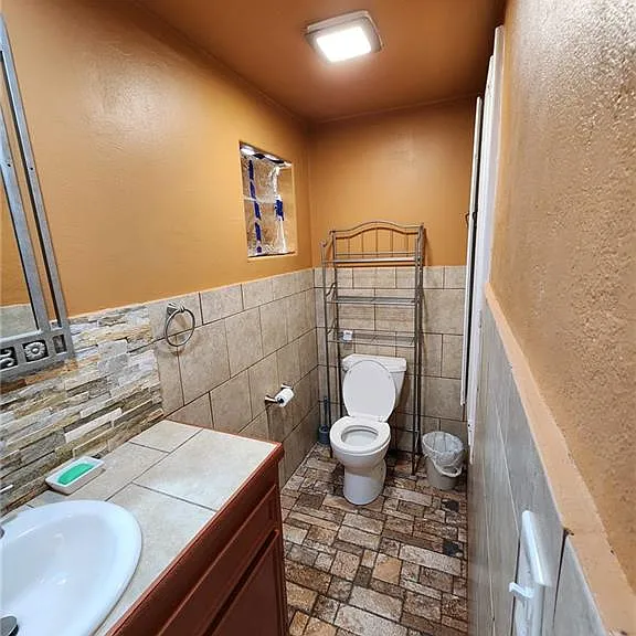 1024 E Laurel Ave — Photo 4