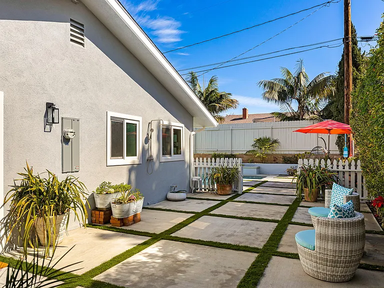 1330 La Manida St — Photo 18
