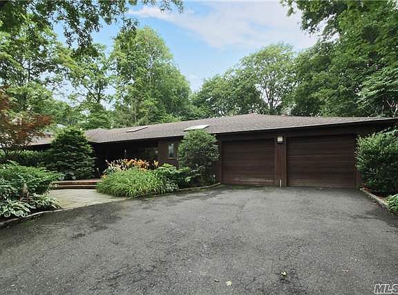 2nd image of 4 Sycamore Dr