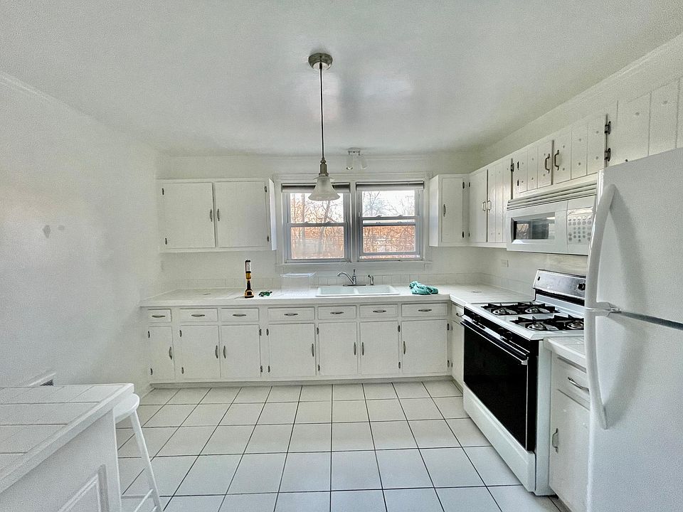1st image of 907 Palmer Ave APT J3