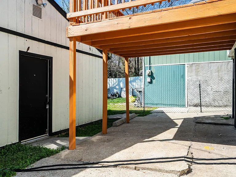 733 Ohio Ave — Photo 22