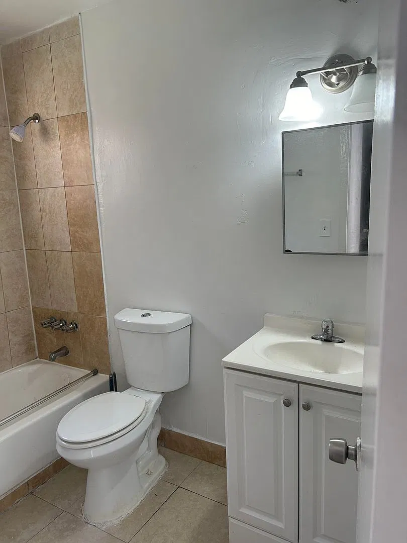 1 Bed / 1 Bath — Photo 3