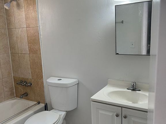 2nd image of 14002 NE 2nd Ct #2-2-2