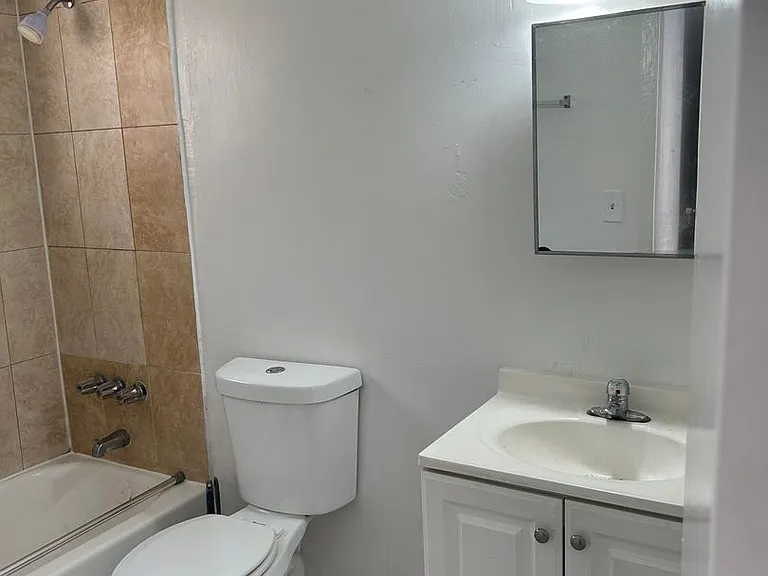 14002 NE 2nd Ct #2-2-2 — Photo 2