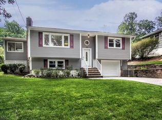 7 Vista Way, Denville, NJ 07834