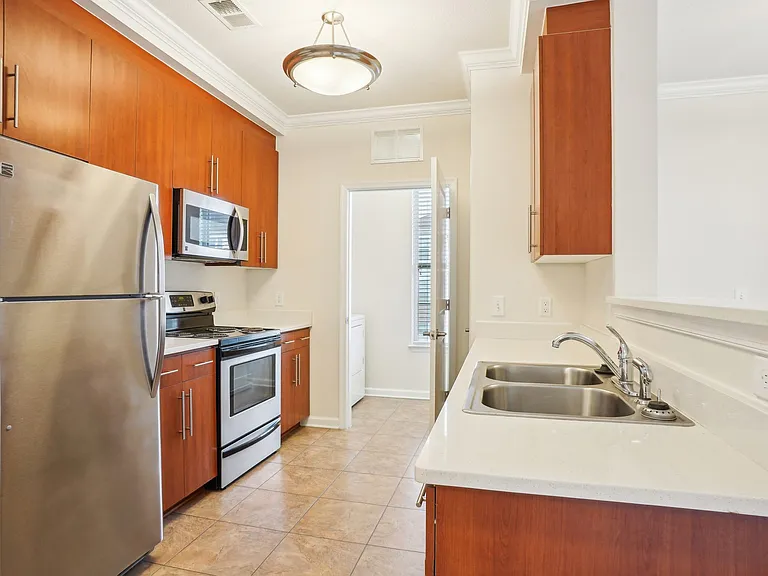 Belmont at Tryon Apartments — Photo 31