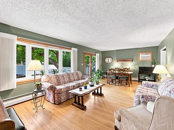 5th image of 2410 Evergreen Rd N