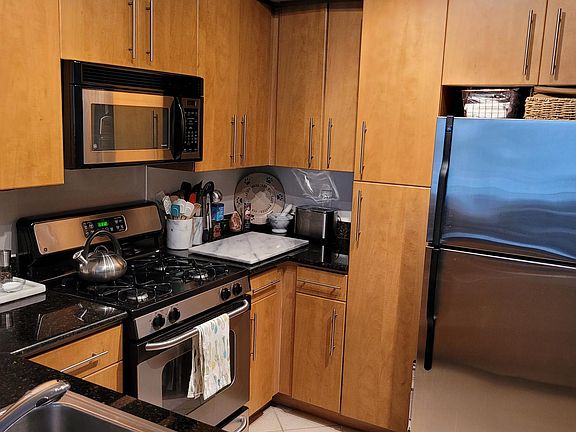 4th image of 1021 N Garfield St APT 720