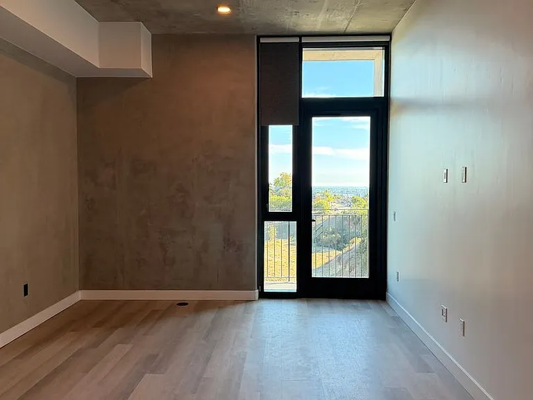 Rainford Apartments — Photo 63