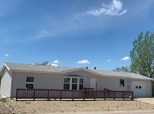 203 Prairie Dr, Philip, SD 57567
