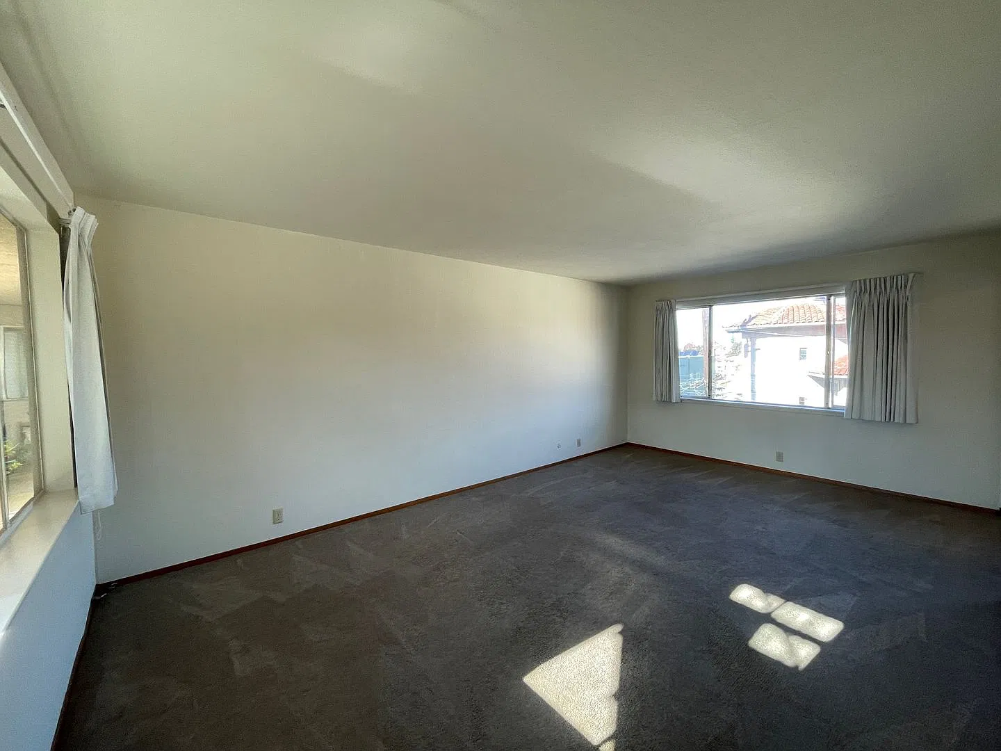 Lantz Building 11 - 2500 Ivy Dr — Photo 3