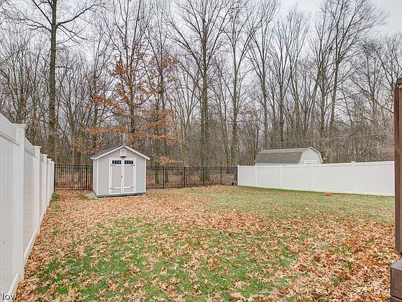 5th image of 3852 Parkside Cir W