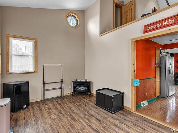 5th image of 23 Cherry Ln