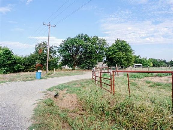 3rd image of 1553 County Road 2905