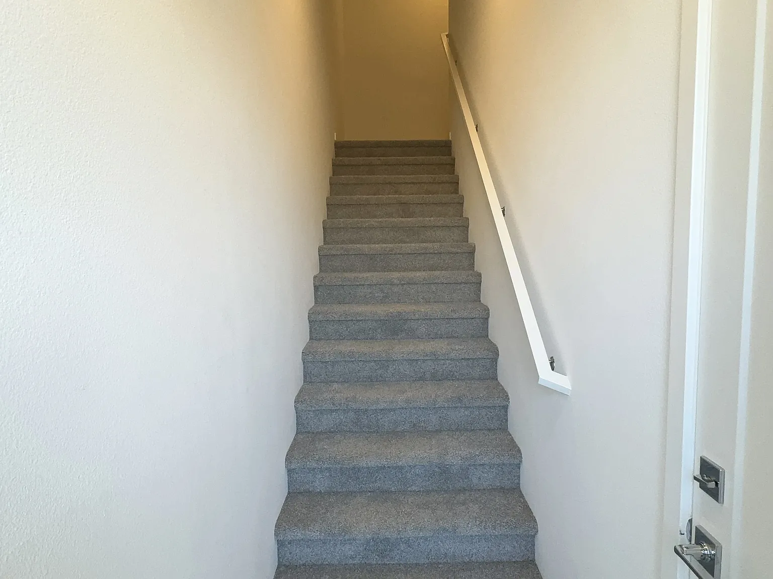 445 W Edna Pl — Photo 3