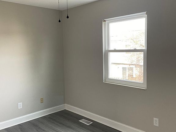 4th image of 866 Pine Way Dr