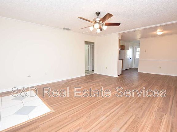 3rd image of 3108 Ellis Ave
