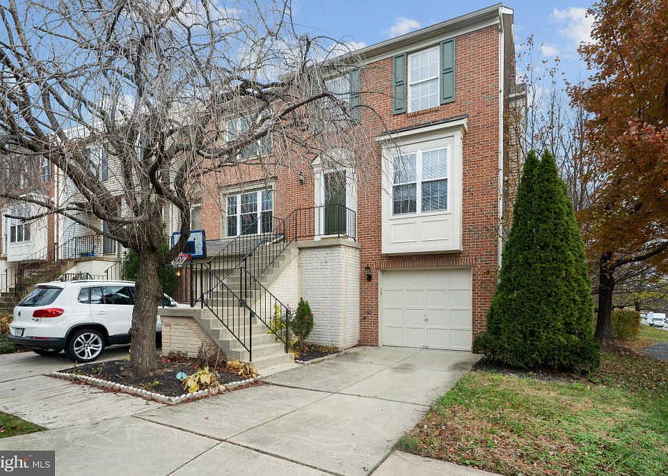 1st image of 45577 Hutchens Sq