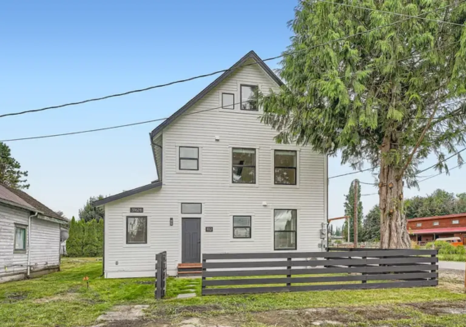 31628 W Commercial Street — Photo 1