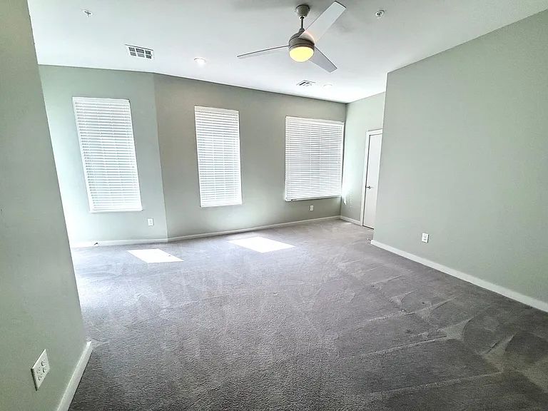 627 Couch Dr #S13 — Photo 13