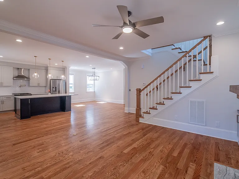 1005 State St — Photo 17