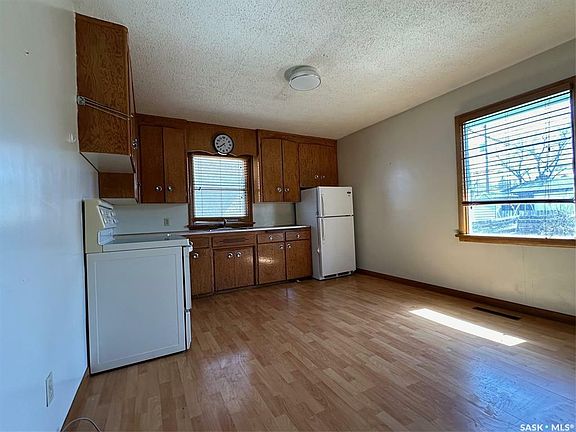 3rd image of 1218 11th St E