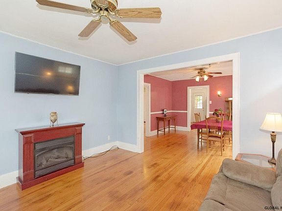 3rd image of 1537 Schuyler St