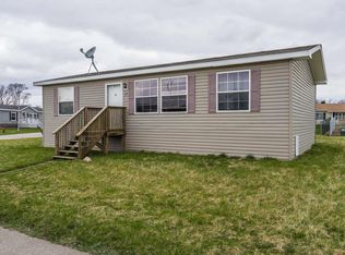 917 S Eastown Mnr, Elkhorn, WI 53121
