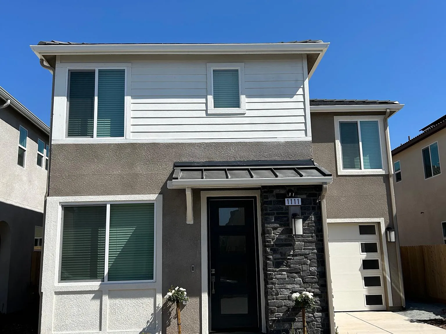 3 bed, 2.5 bath, 1227 sqft, $2,350 — Photo 2